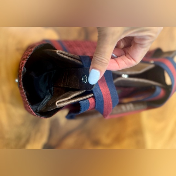 TOMMY HILFIGER EST1985 AMERICAN CLASSIC TOTE. Red, Navy Blue & Brown Leather EUC - Picture 11 of 17